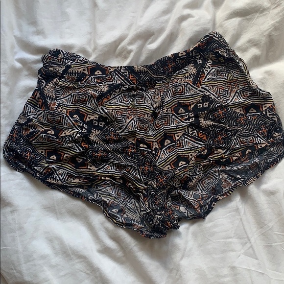 short - Picture 1 of 3